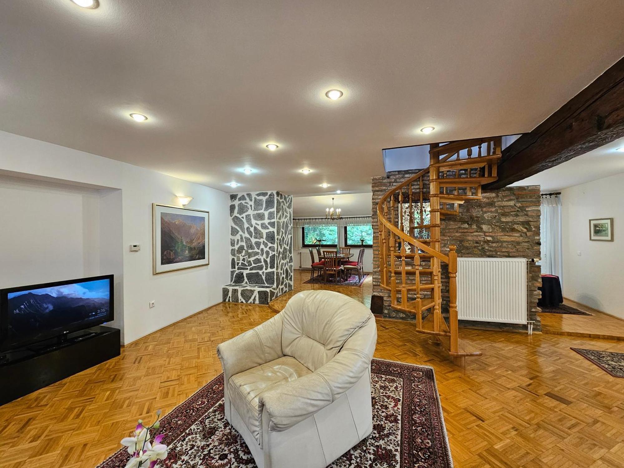 Apartment Nina With Private Terrace Tour As 류블랴나 외부 사진